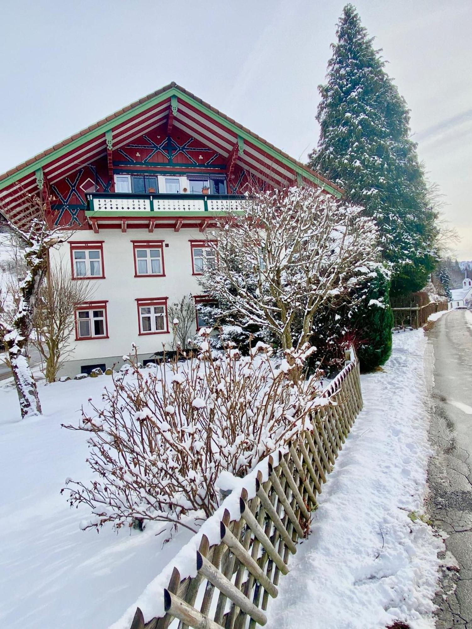 Ferienwohnung Resl - Geschmackvoll Renoviert & Zentral Im Historischen Schindelhaus Oberstaufen Dış mekan fotoğraf